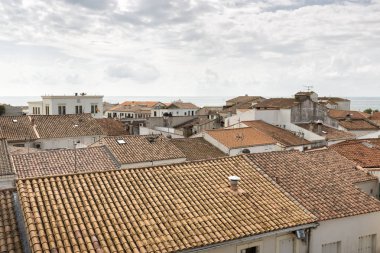 Çatılar, küçük kasaba, Saintes-Maries-de-la-Mer, Güney Fransa'da