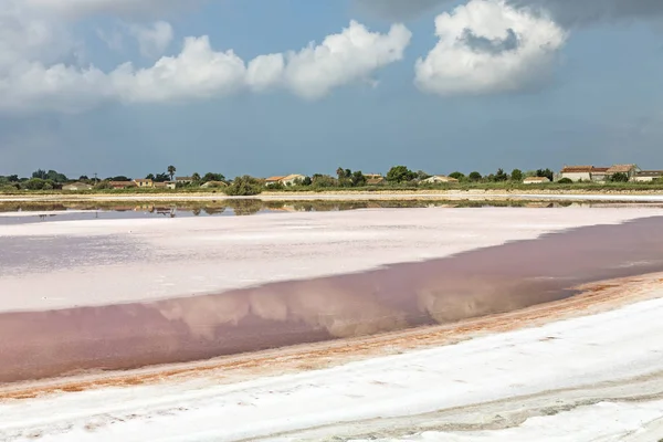 Salt production in the Camargue district, Southern France — Stock Photo, Image