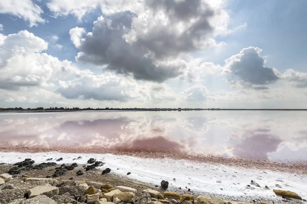 南フランス カマルグ地方の海塩の生産 — ストック写真