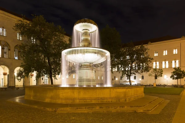 Fuente Iluminada Centro Munich Alemania — Foto de Stock