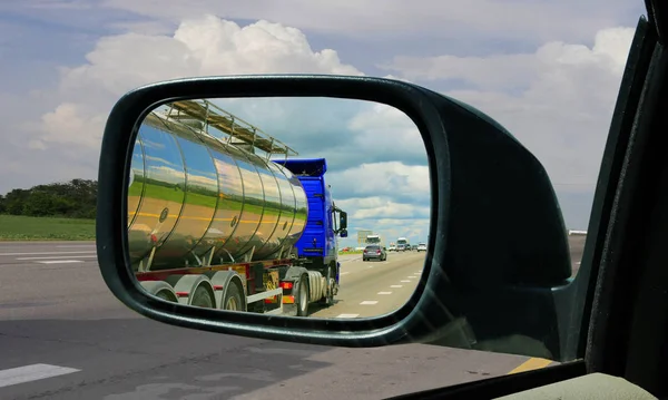 Truck in the rearview mirror. — Stock Photo, Image