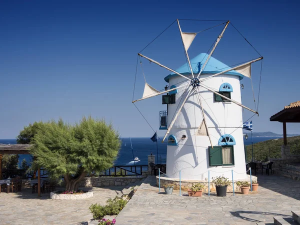 쟈 킨 토스 섬 그리스에서에서 전통적인 풍차 — 스톡 사진