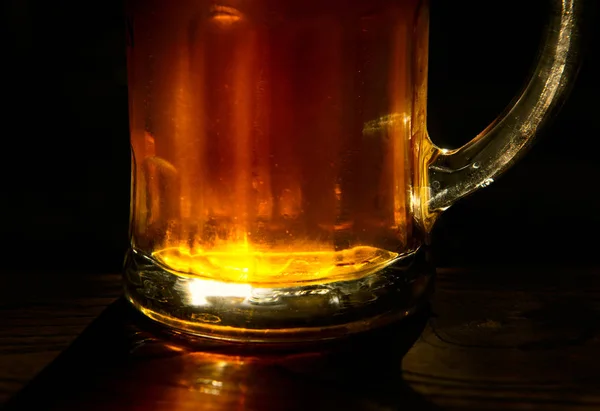 Стакан свіжого, холодного пива — стокове фото