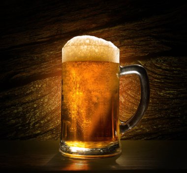 Bir bardak taze, soğuk bira 
