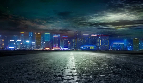 Asphalted road to the night city. — Stock Photo, Image