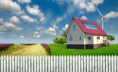 Evin ortasında bir çayır çimen