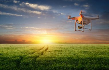 quadrocopter yakın çekim karşı 