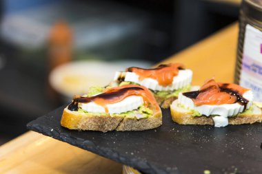 Bask ülkesinin pintxos 'u olarak adlandırılan İspanyol tapaları