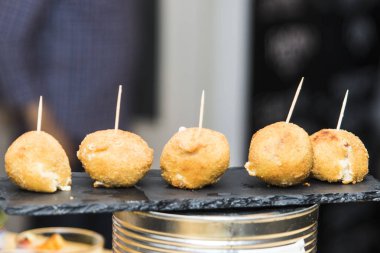 Bask ülkesinin pintxos 'u olarak adlandırılan İspanyol tapaları