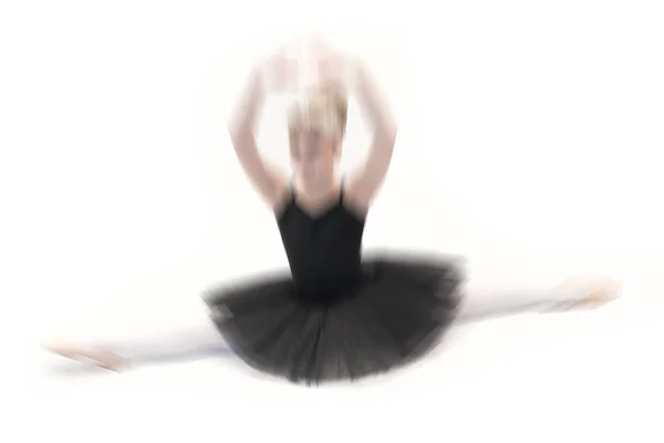 Dançarina de balé posando no fundo branco — Fotografia de Stock