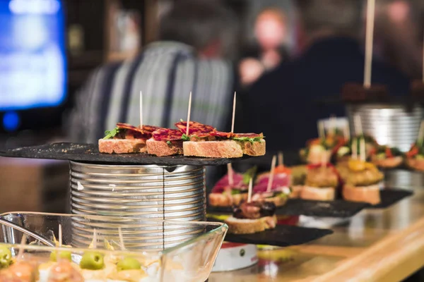 Bask ülkesinin pintxos 'u olarak adlandırılan İspanyol tapaları