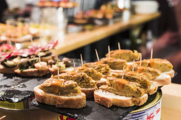Bask ülkesinin pintxos 'u olarak adlandırılan İspanyol tapaları