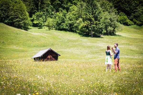 Happy lovers on Holiday in the alps mountains — Stock Photo, Image