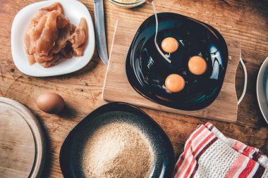 Yumurta karıştırma kadın