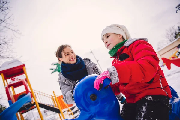 Anne ve kızı Bahçesi