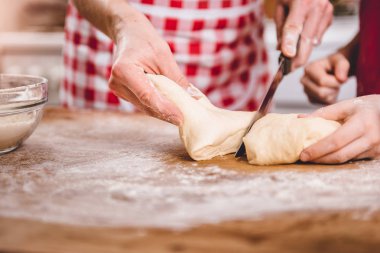 Anne kolu pizza hamur