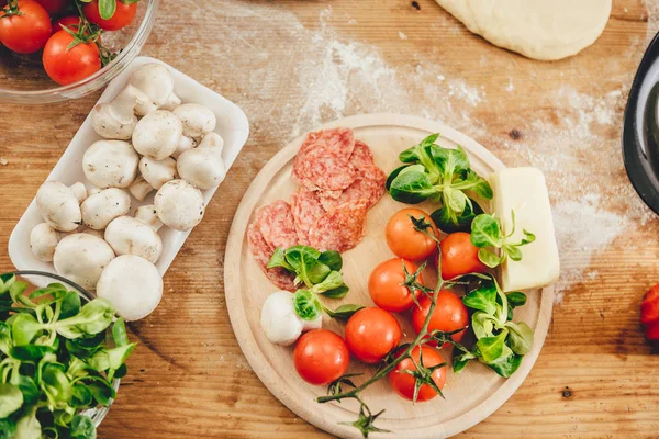 pizza pişirme için malzemeler