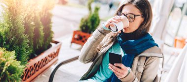 Kadının kahve içme