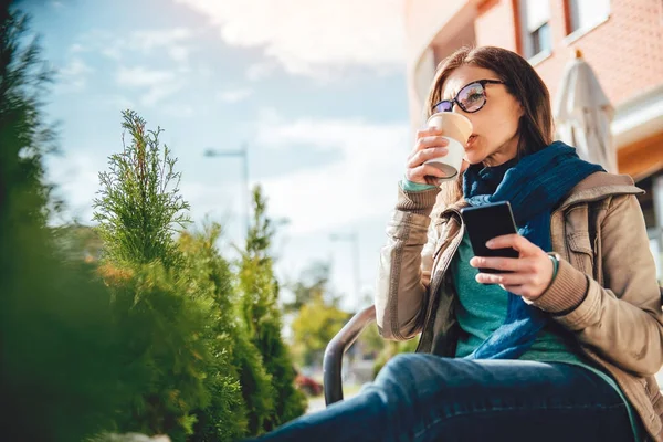 Kadının kahve içme