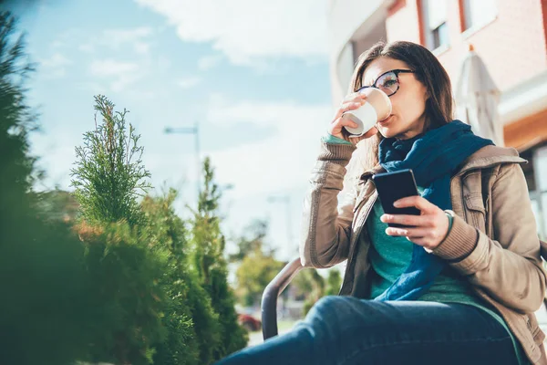 Kadının kahve içme