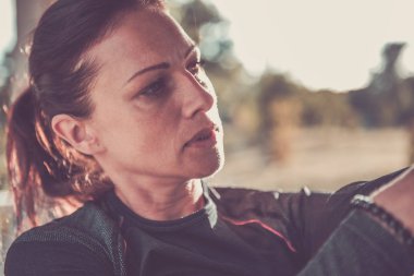 Aktif koyarak kadın giyim