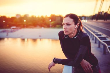 çalıştırdıktan sonra istirahat kadın 