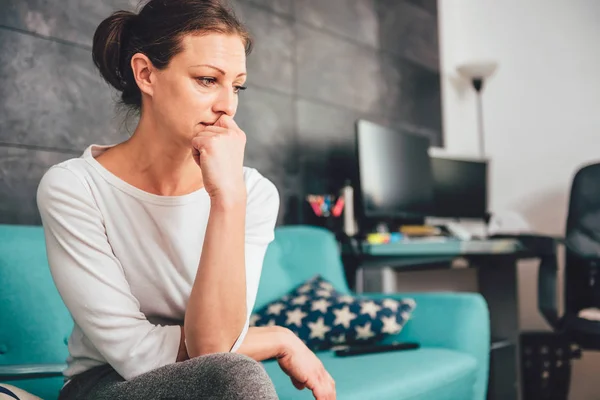 Sad Woman Sitting Sofa Living Room — Stock Photo, Image