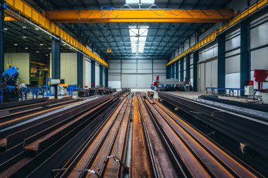 Metal profiller ile endüstriyel hall