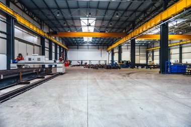 Makine ve metal profilleri sanayi Binası