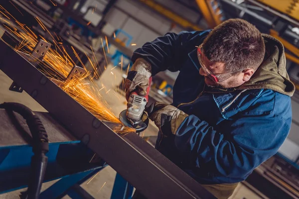 Arbeiter in der Fabrik — Stockfoto