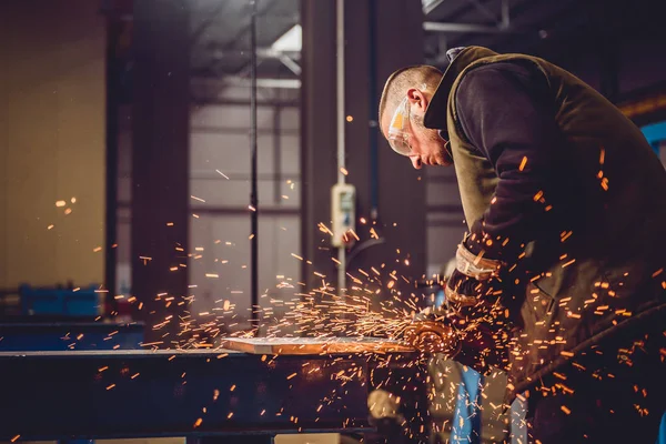 Worker Using Angle Grinder — Stock Photo, Image