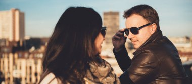 Çatı konuşmayı Çift