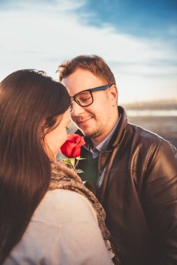 Çatı rose ile Çift