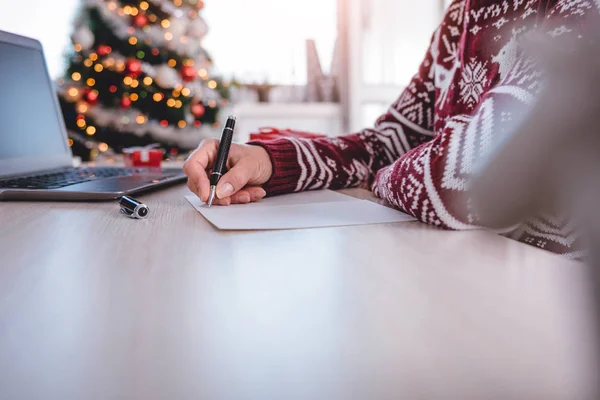 Woman writing greeting cards — Stock Photo, Image