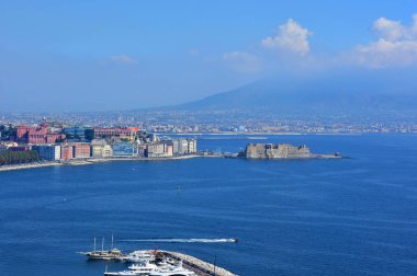 Vesuvius, Mergellina bağlantı noktası ve Castel dell'Ovo Orazio üzerinden gelen İtalya, Napoli, görünümü