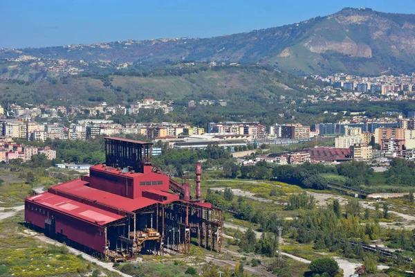 İtalya, Napoli, BAGNOLI, eski sanayi bölgesi, yüksek fırın terk