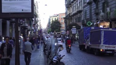 4 k İtalya, Napoli, 12 Ekim 2017, sokak tarihi merkezinin, Toledo alan insanlar geçirilmesi ile.