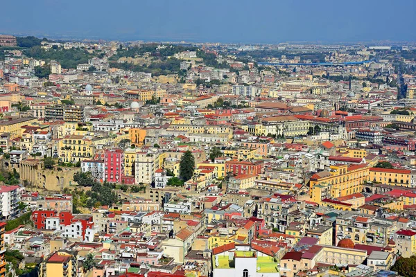 İtalya, Napoli, Doğu alan ve Hava Meydanı Panoraması.