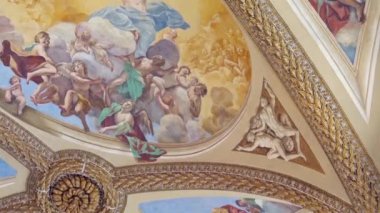 4 k İtalya, Napoli, 13 Ekim 2017, Certosa di San Martino, yıl 1325, anıtsal dini kompleks. Kilise fresk üzerinde yakınlaştırma.