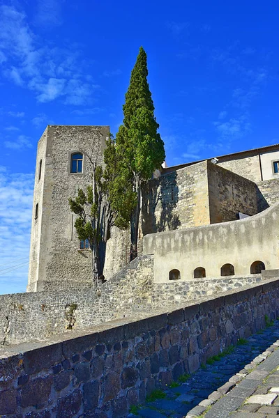 Olaszország Basilicata Régió 2017 Norman Castle Melfi Fákkal Ellátott Oldalsó — Stock Fotó