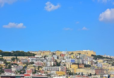 İtalya, Napoli, üst Sant 'Elmo kale ile Batı bölgesinin görünümü.