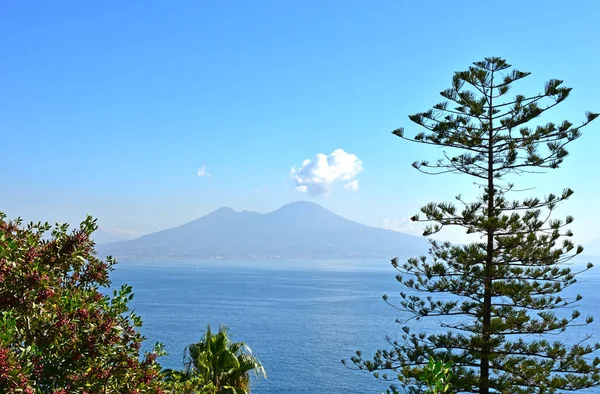 İtalya, Napoli, genel bakış Vesuvius Posillipo yoldan görüntülendi
