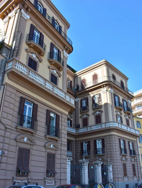 最後の世紀のイタリア ナポリ 典型的な歴史的建物 — ストック写真