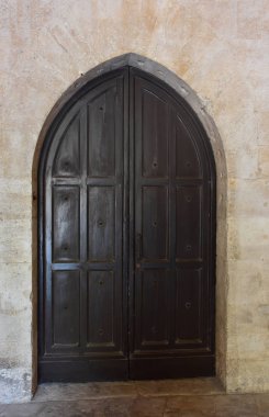 İtalya, bari, 30/08/2017, Norman-Svevo Kalesi. 1132 yılına kadar uzanan ortaçağ kalesi. İç kapı