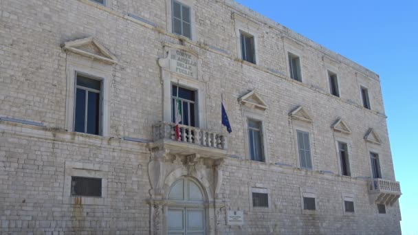 Italien Trani Ein Antikes Institutionelles Gebäude Erbaut Trani Weißem Stein — Stockvideo