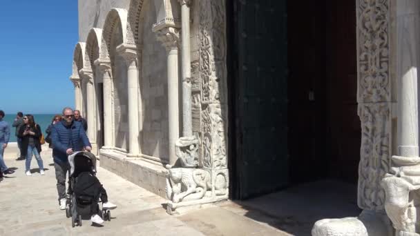Ιταλία Puglia Τον Καθεδρικό Ναό Του Trani Αγγελιοφόρος Μνημείο Unesco — Αρχείο Βίντεο