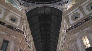 İtalya, Milan, 13 Şubat 2020, Büyük Galeri 'nin tavan ve freskleri