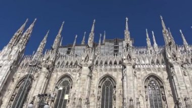 İtalya, Milan, 13 Şubat 2020, CORONA VIRUS gelmeden önce Duomo manzarası
