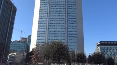 İtalya, Milan, 13 Şubat 2020, ünlü büyük bir bina manzaralı.