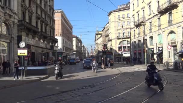 Itália Milão Fevereiro 2020 Vista Turistas Veículos Centro Histórico Antes — Vídeo de Stock